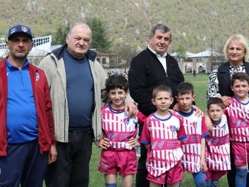 ცაგერის ცენტრალურ სტადიონზე გაიმართა ლეგენდარული მორაგბის სერგო უგრეხელიძის სახელობის...